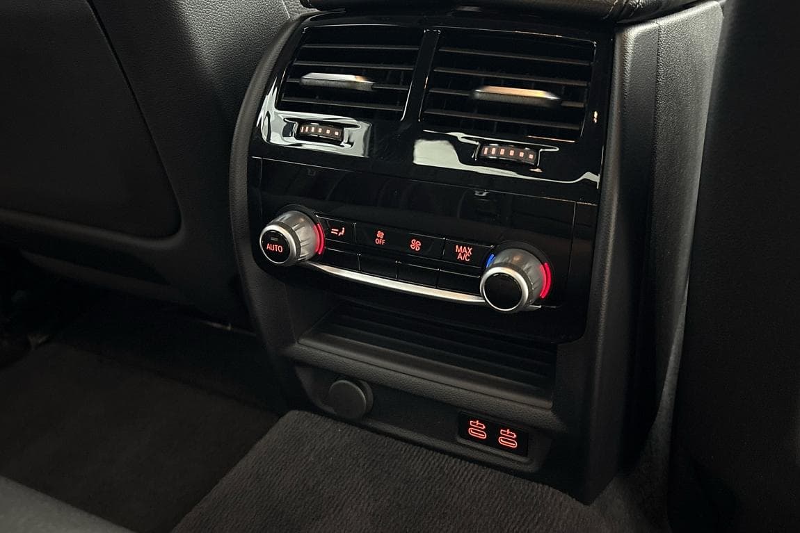 2021 BMW 5-Series - 13