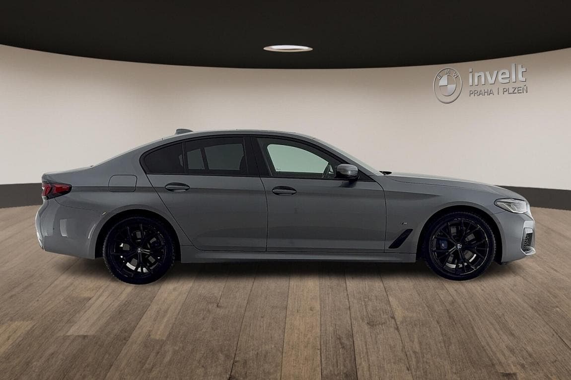 2021 BMW 5-Series - 2