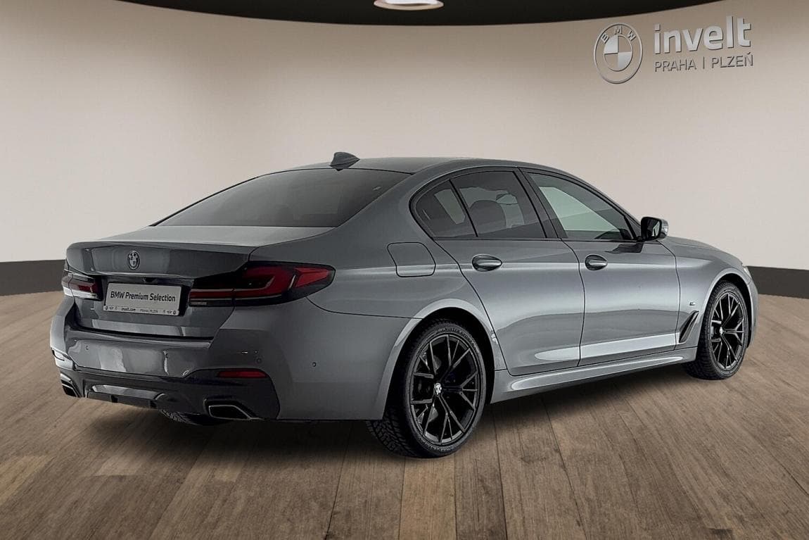 2021 BMW 5-Series - 3