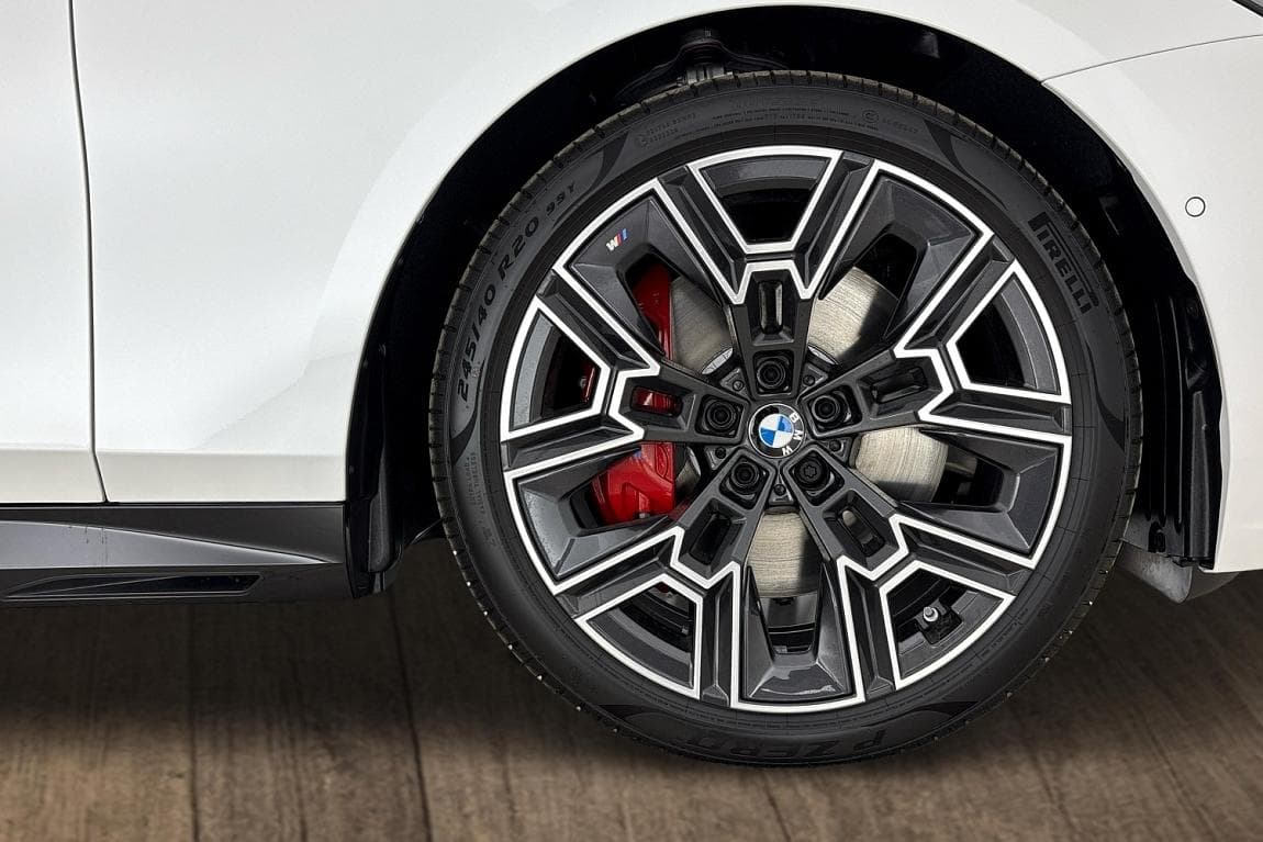 2025 BMW 5-Series - 5