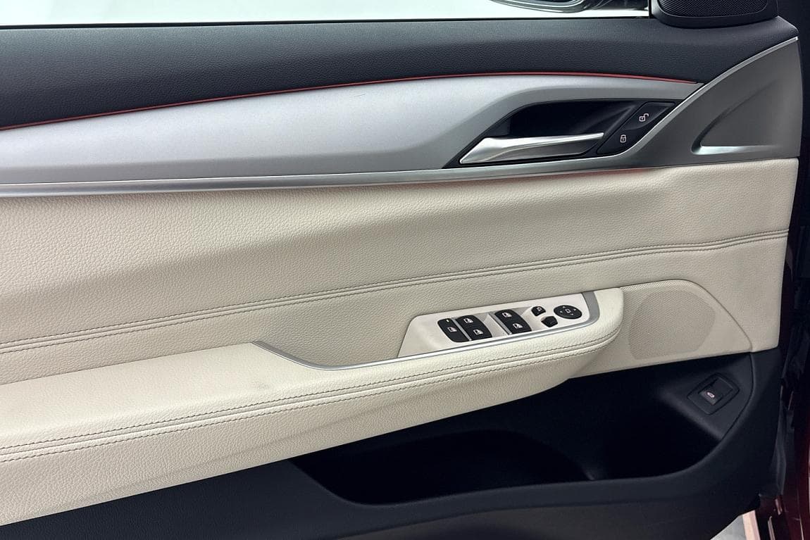 2021 BMW 6-Series - 14