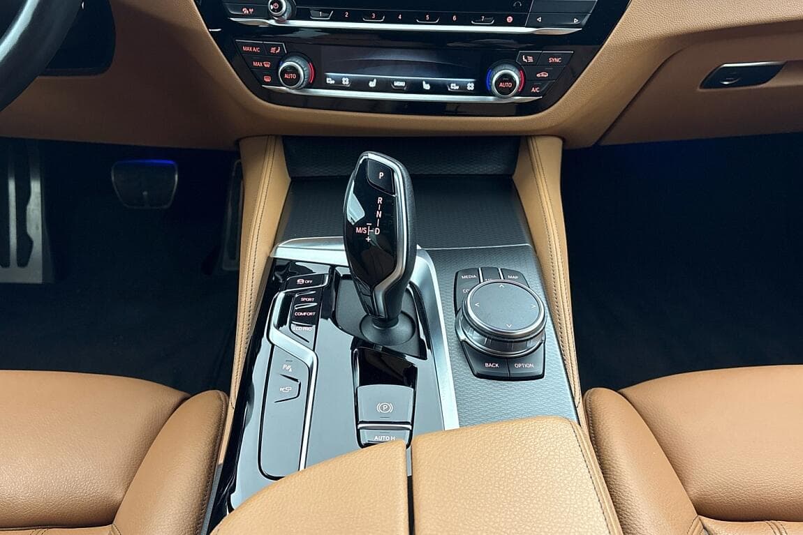 2023 BMW 5-Series - 10
