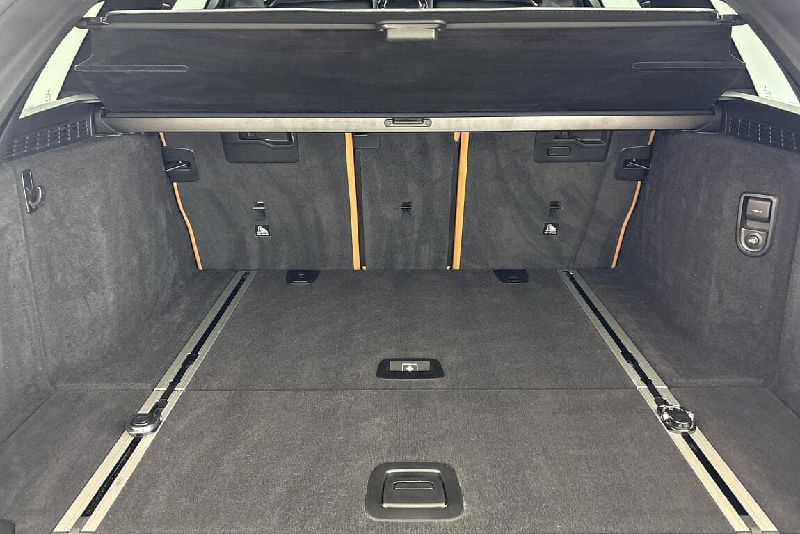 2023 BMW 5-Series - 14