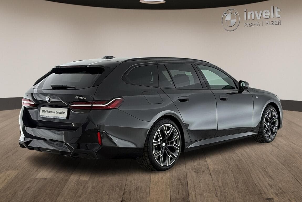 2025 BMW 5-Series - 3