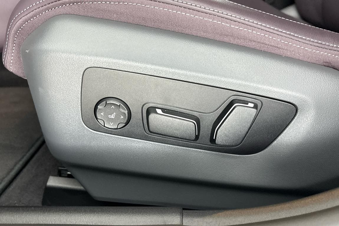 2025 BMW 5-Series - 15