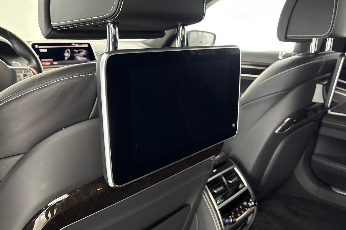 2020 BMW 7-Series - 16