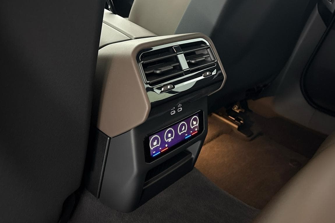 2025 BMW 5-SERIES - 17
