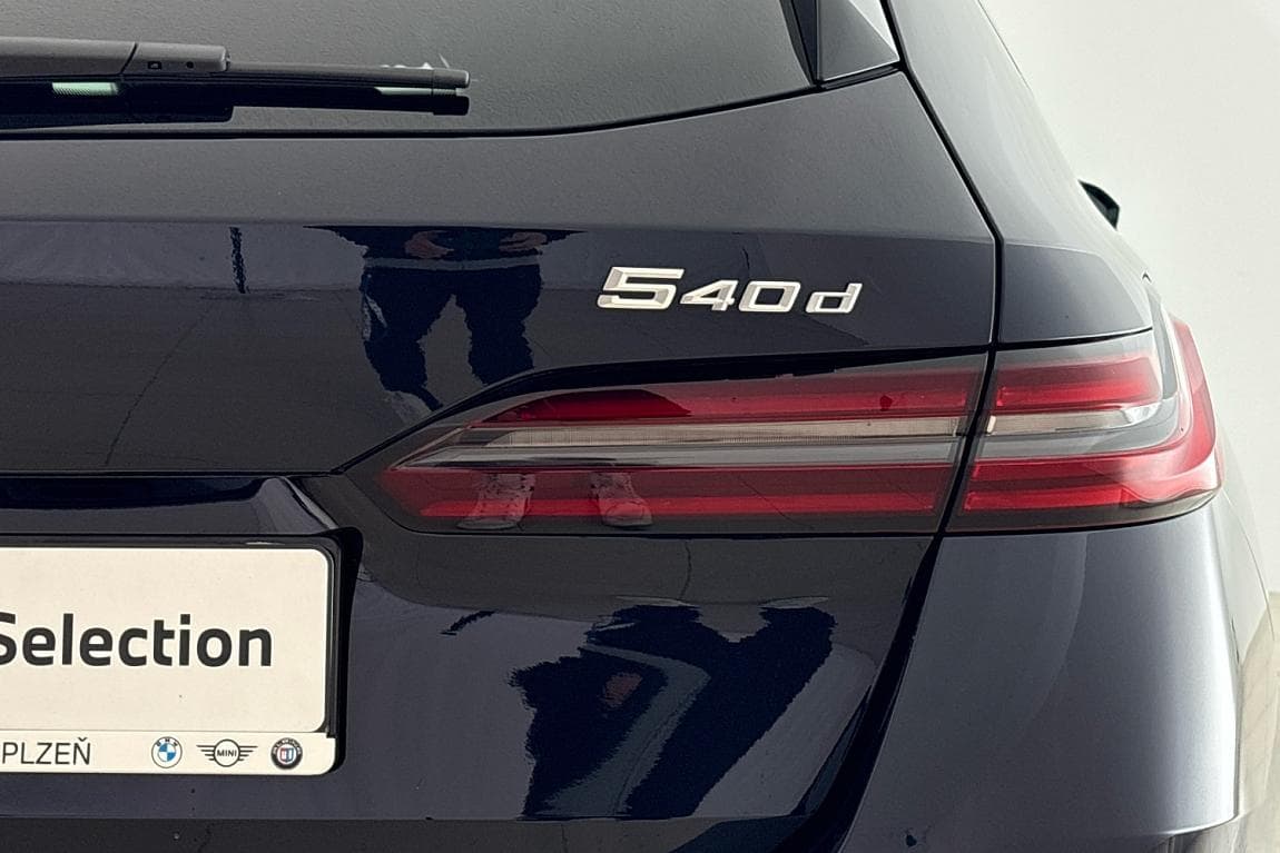 2025 BMW 5-SERIES - 4
