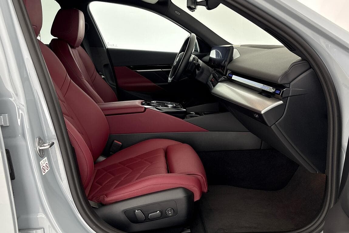2024 BMW 5-SERIES - 13