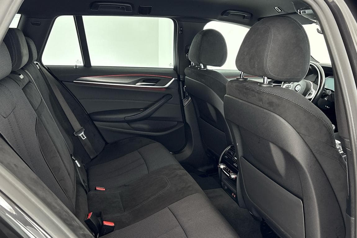 2022 BMW 5-Series - 51