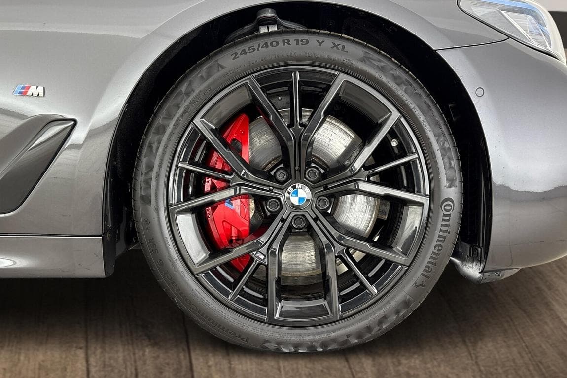 2022 BMW 5-Series - 21