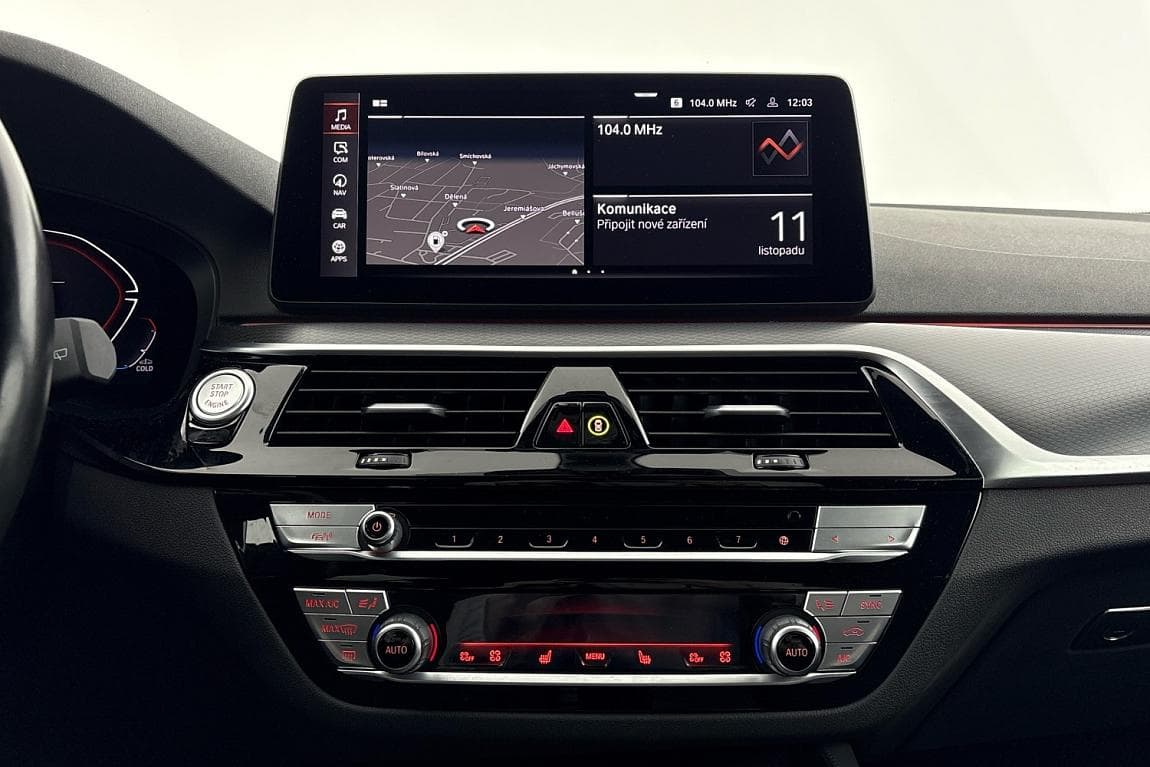 2022 BMW 5-Series - 41