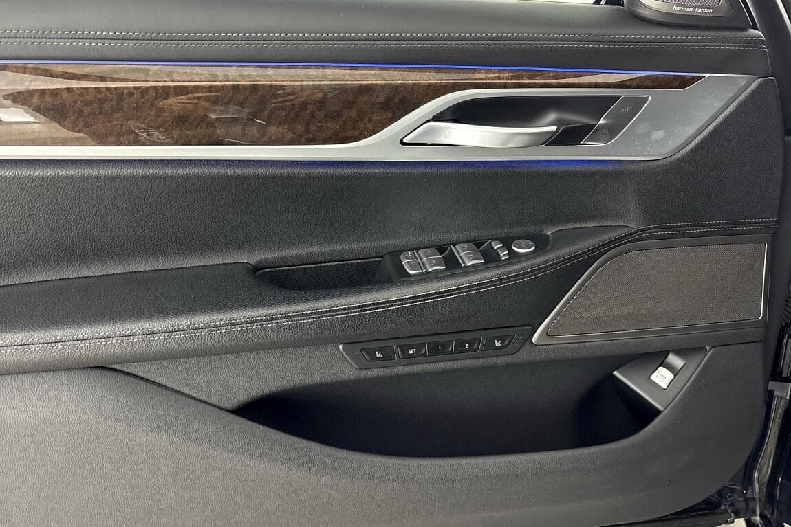 2020 BMW 7-Series - 15