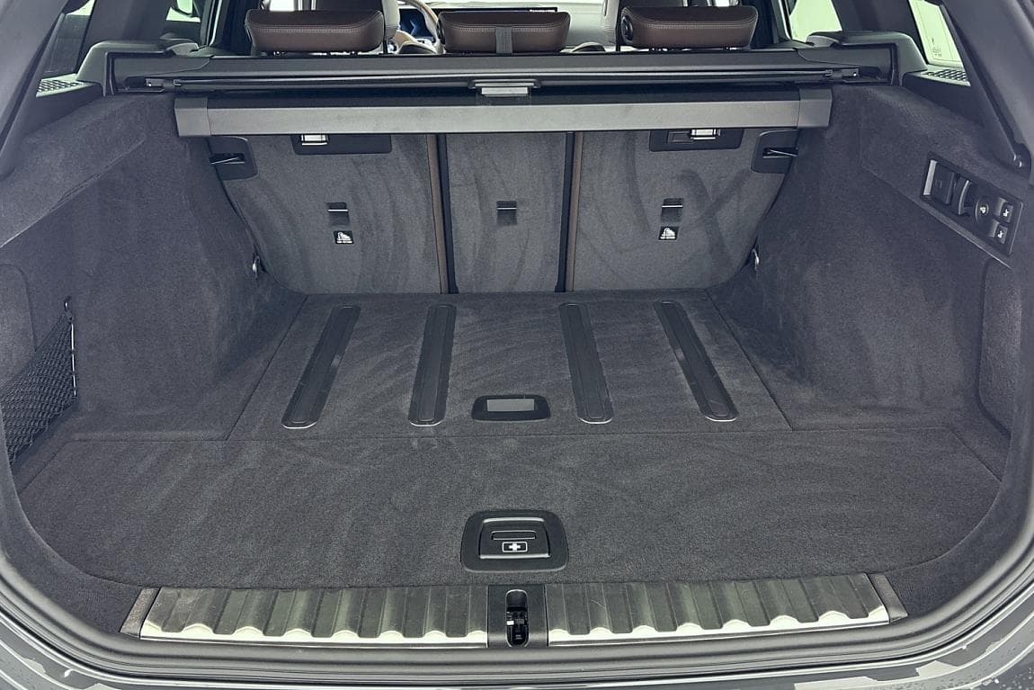 2025 BMW 3-Series - 13