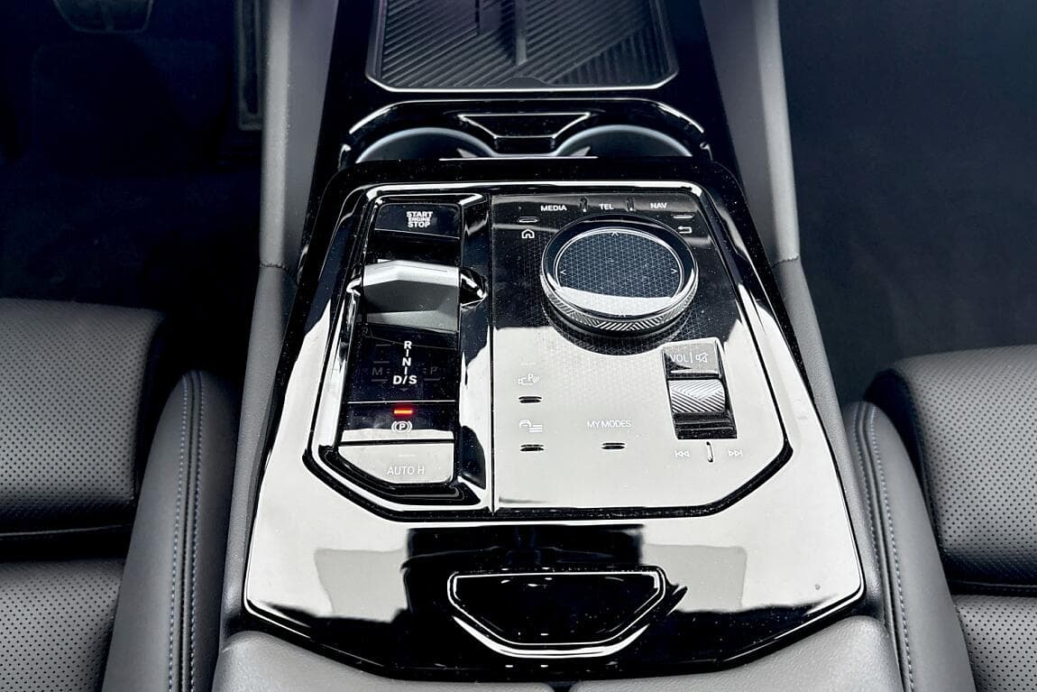 2024 BMW 5-Series - 10