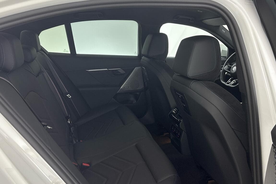 2024 BMW 5-Series - 11