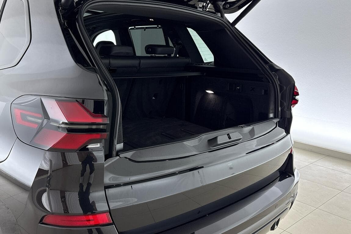 2025 BMW X5 - 11