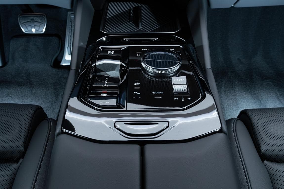 2024 BMW 5-Series - 11