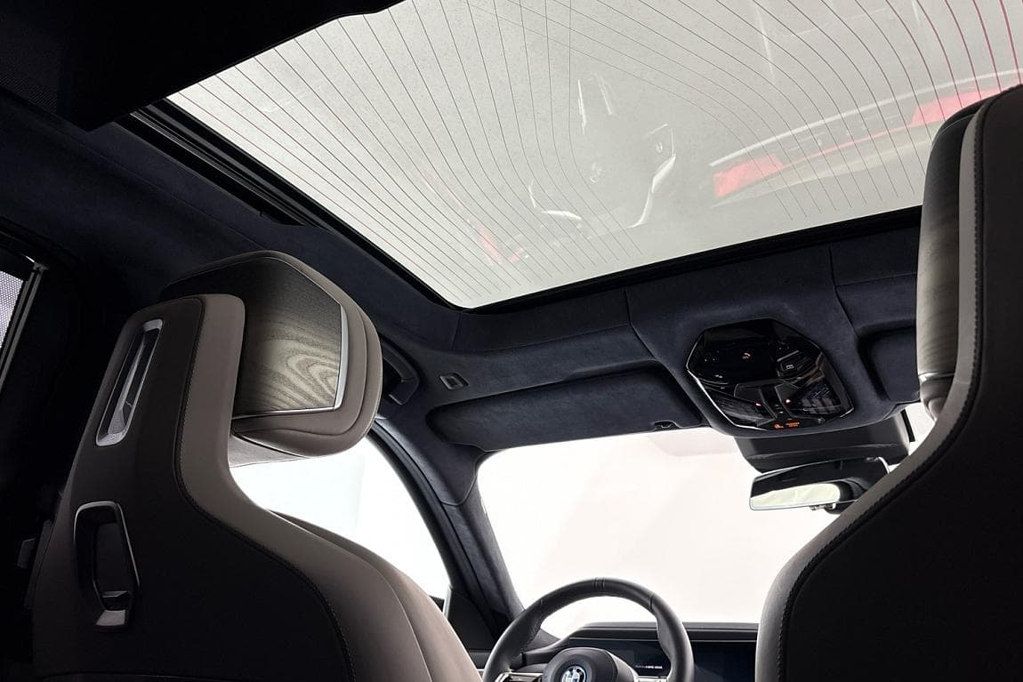 2024 BMW I7 - 15