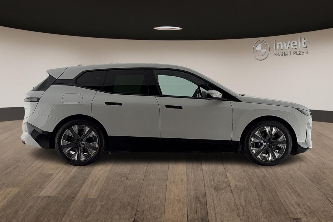 2023 BMW Ix - 2