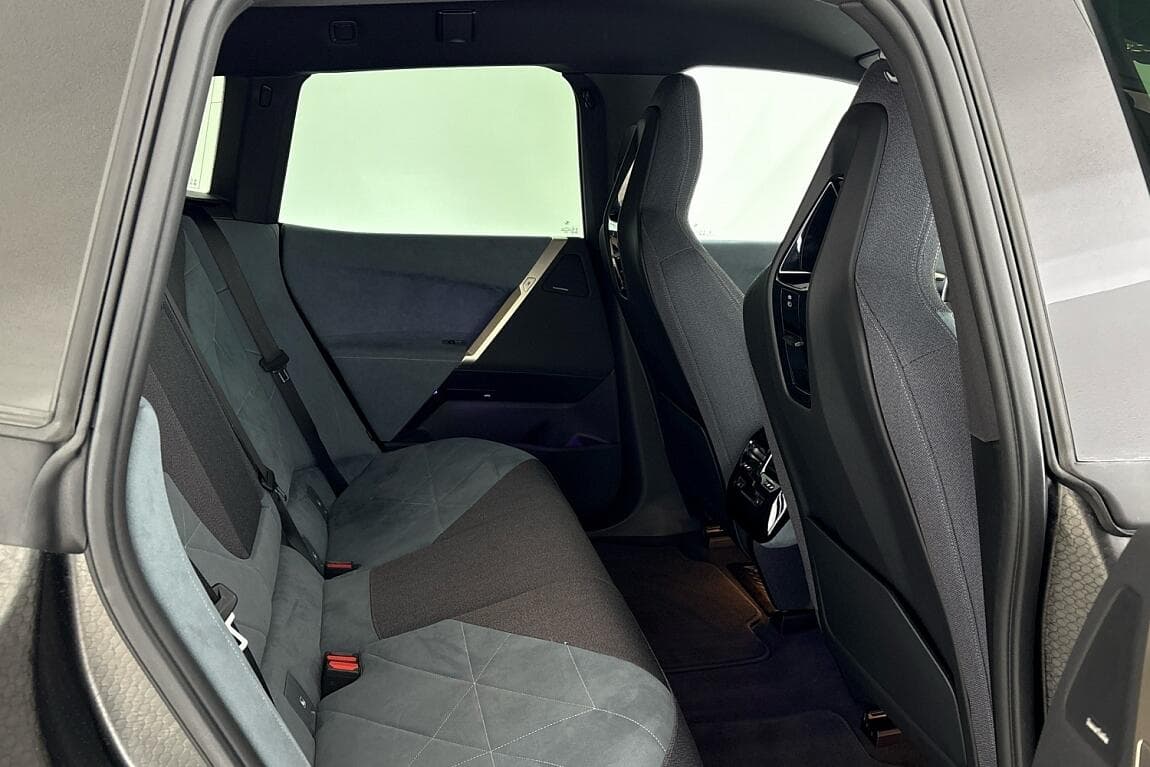 2024 BMW Ix - 91