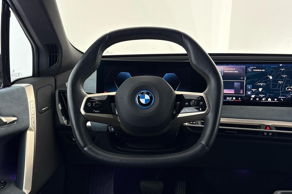 2024 BMW Ix - 36