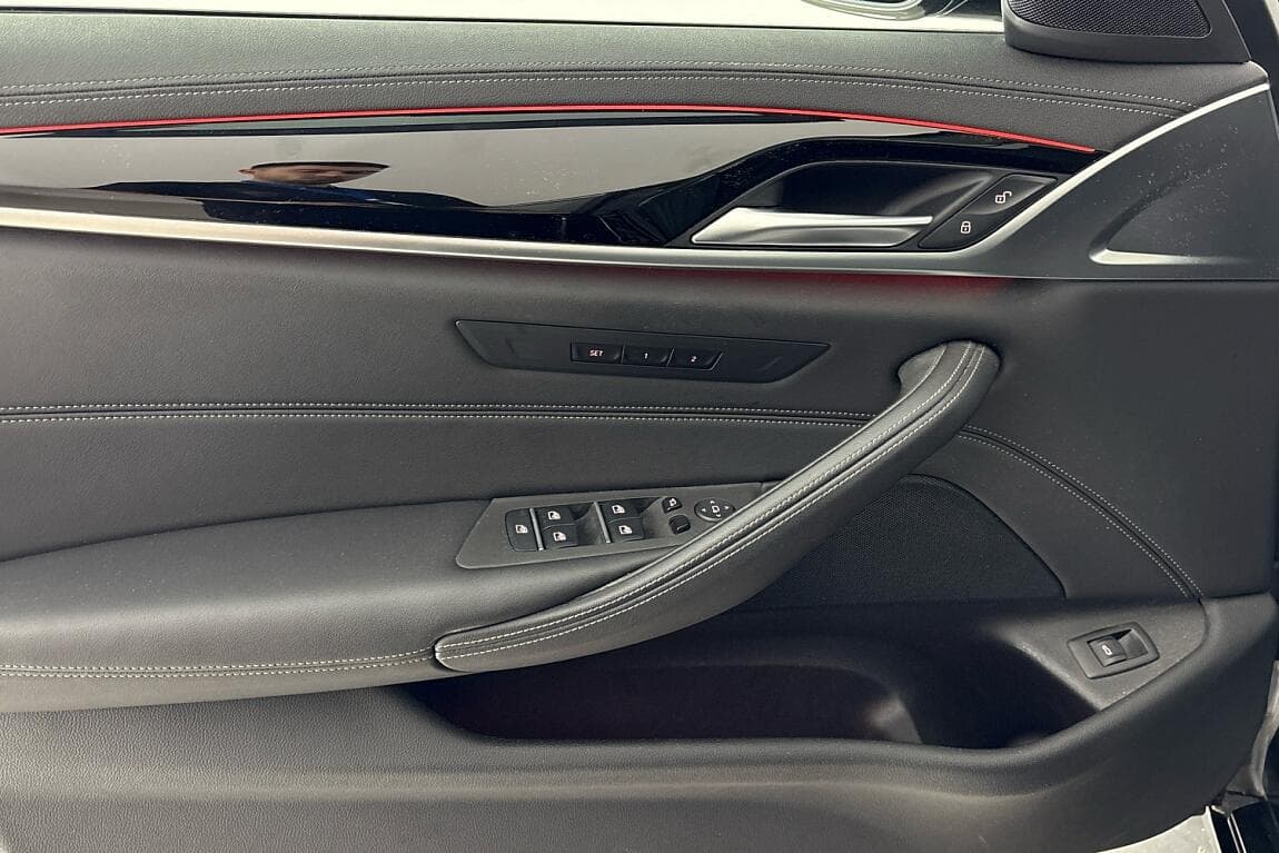 2021 BMW 5-SERIES - 12
