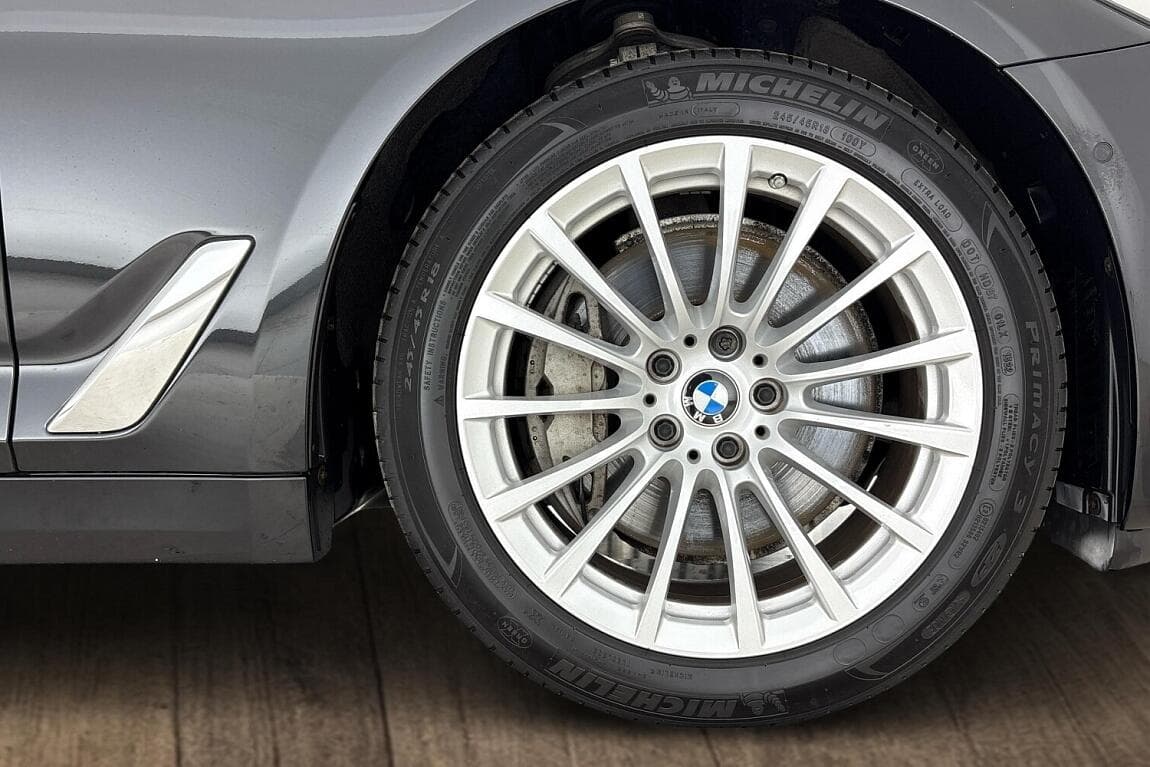 2021 BMW 5-SERIES - 5