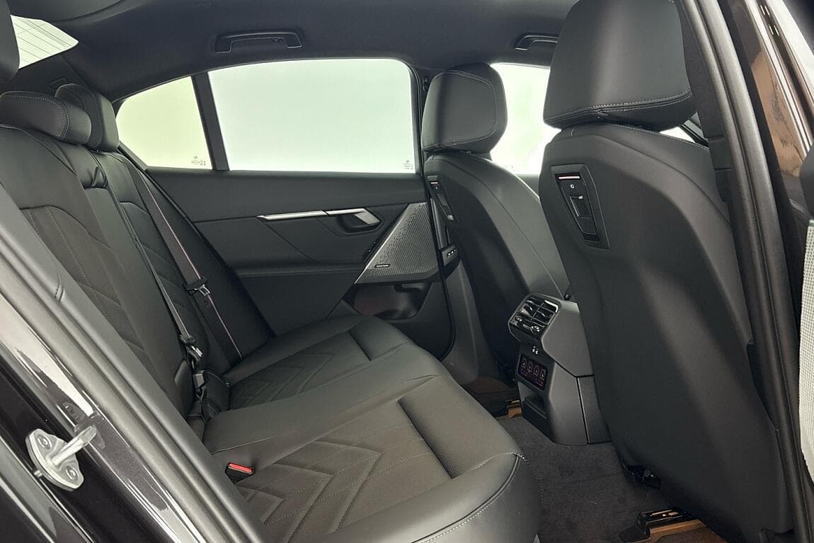 2025 BMW 5-Series - 11