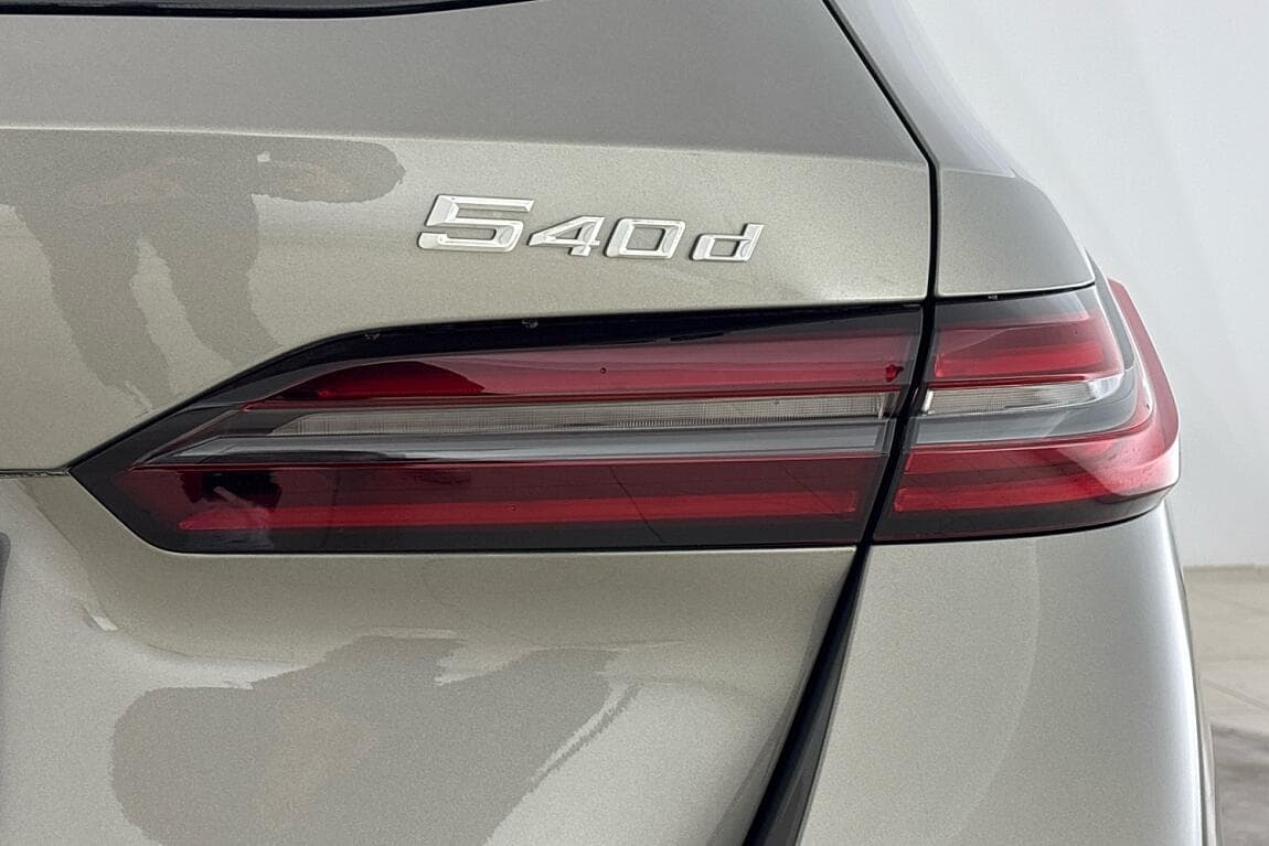 2025 BMW 5-Series - 4