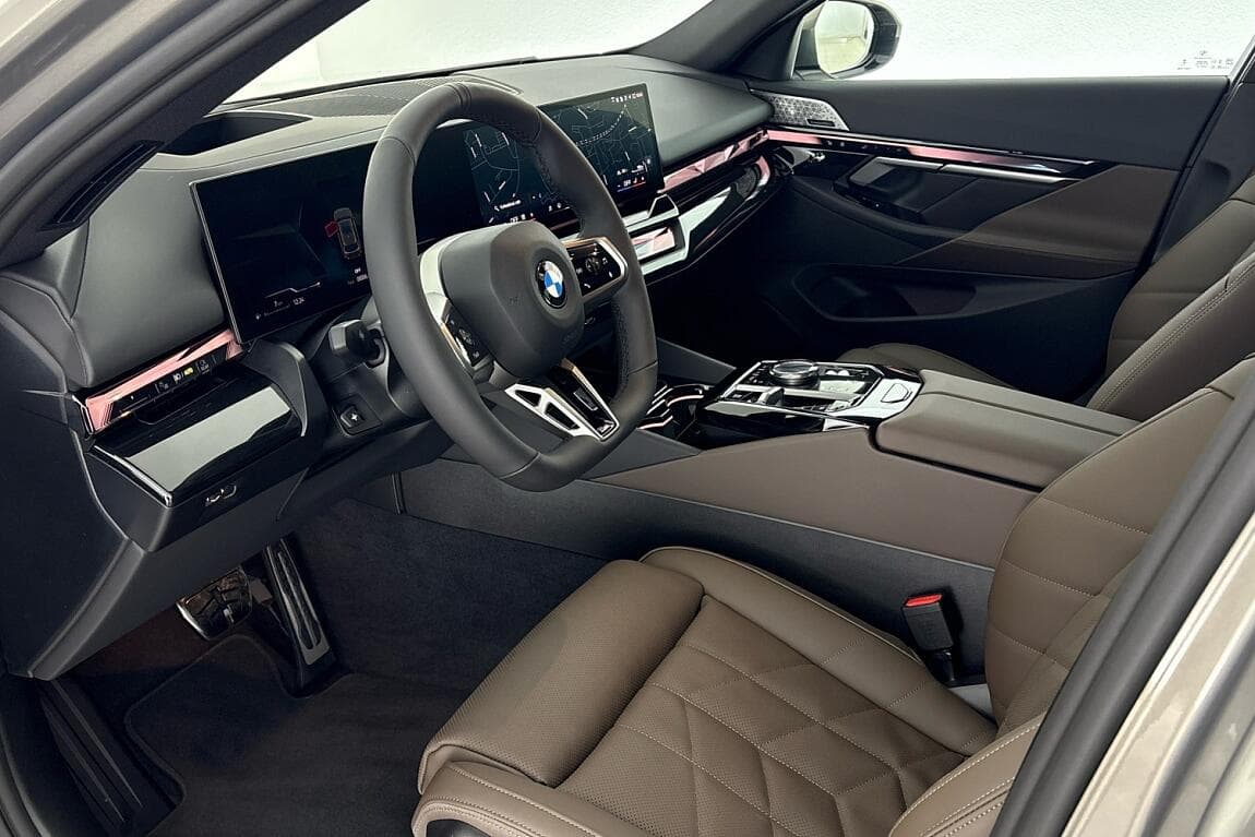 2025 BMW 5-Series - 6