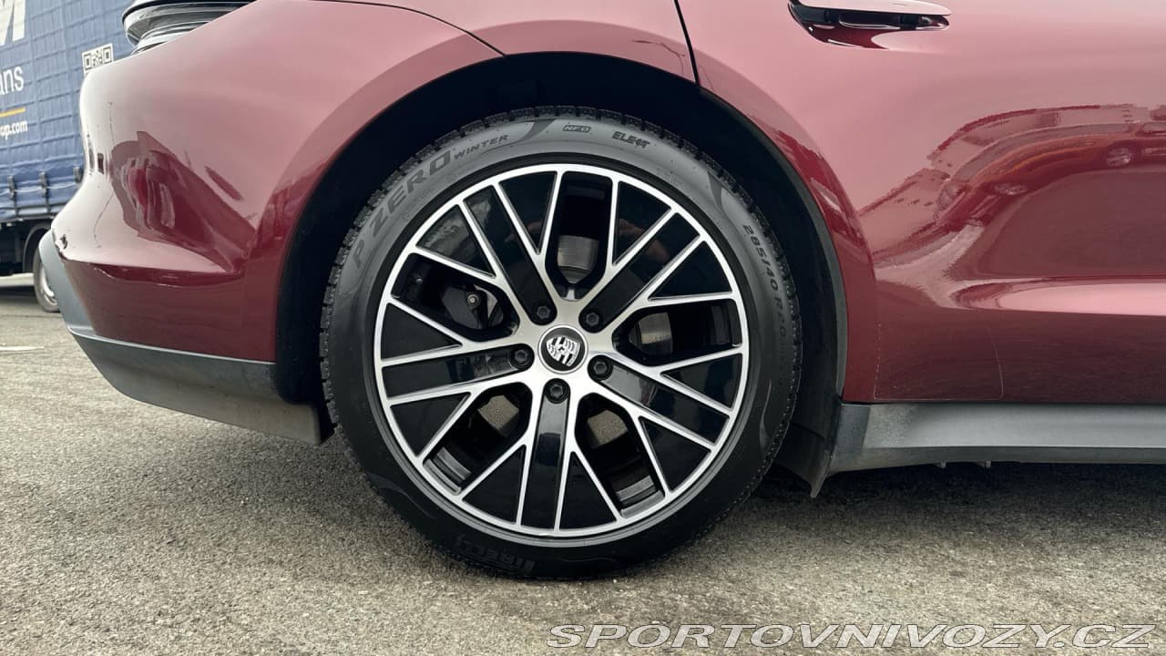 2023 Porsche Taycan - 11