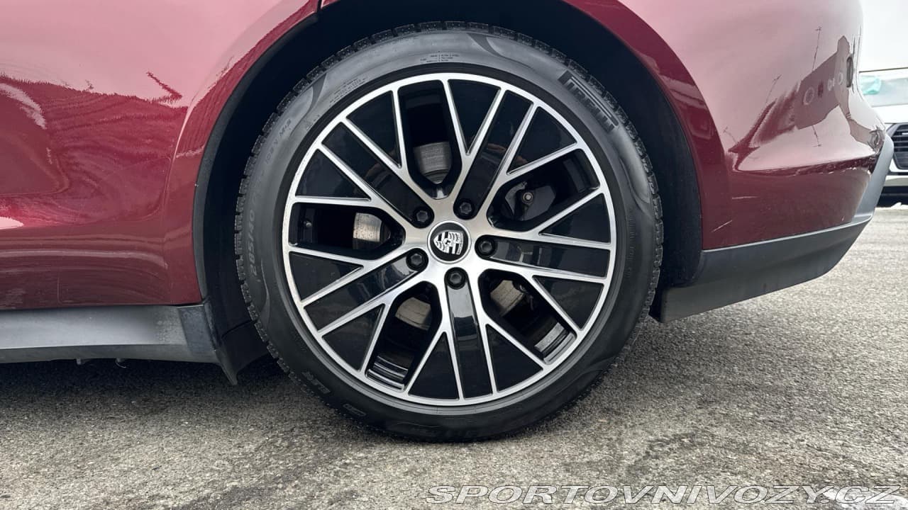 2023 Porsche Taycan - 12