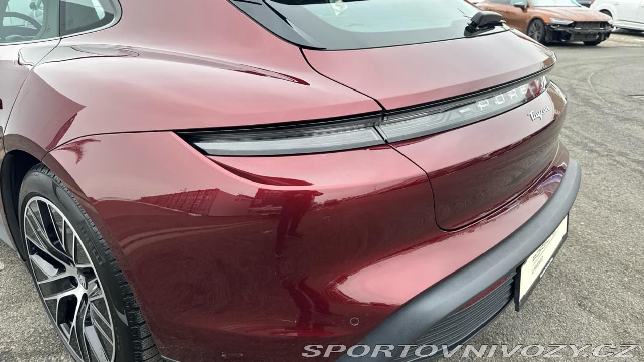 2023 Porsche Taycan - 14