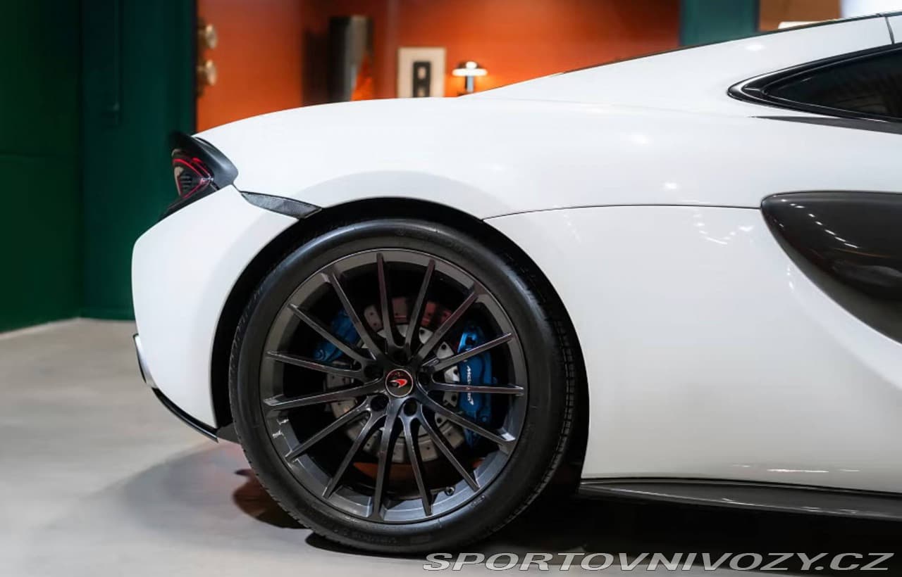 2017 McLaren 570s - 10