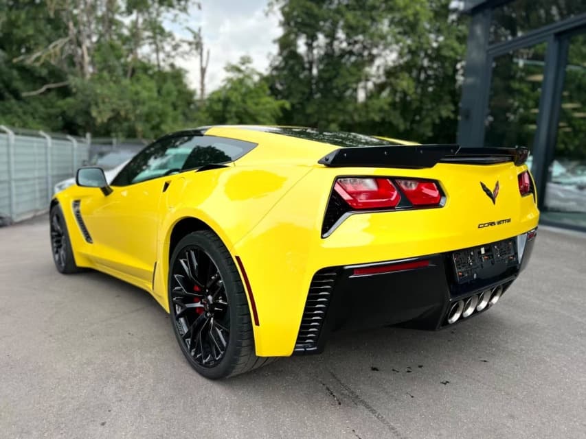 2016 Chevrolet Corvette - 3