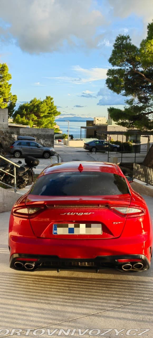 2017 Kia Stinger - 11