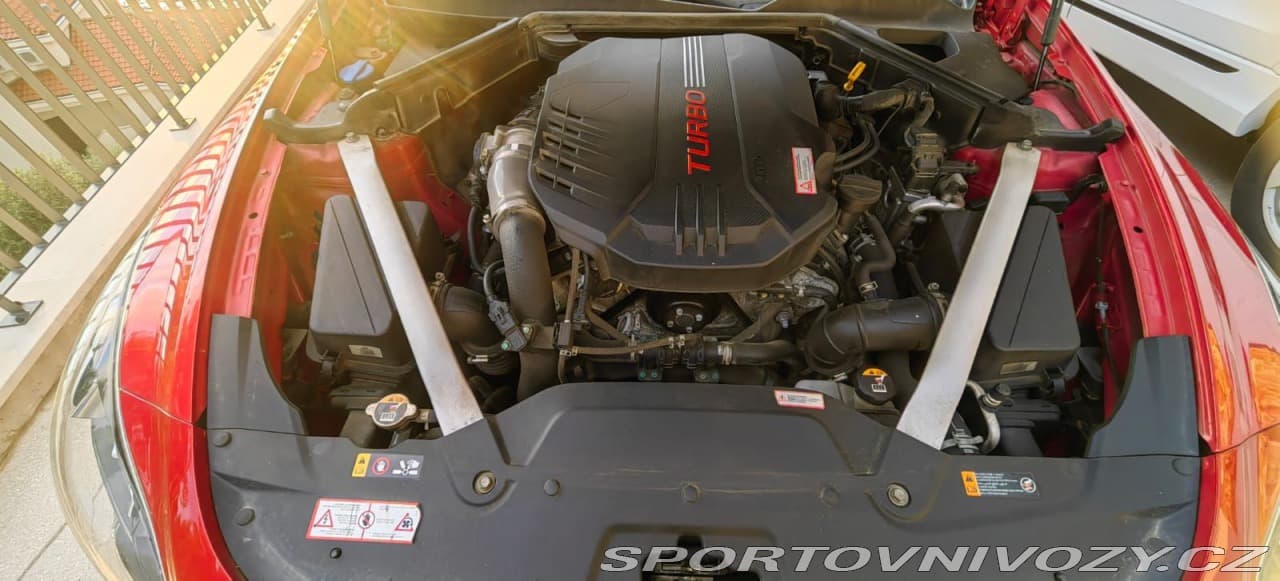 2017 Kia Stinger - 13