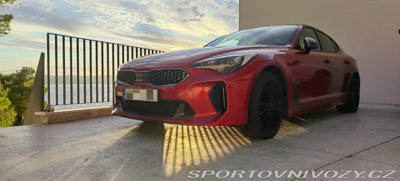 2017 Kia Stinger - 15