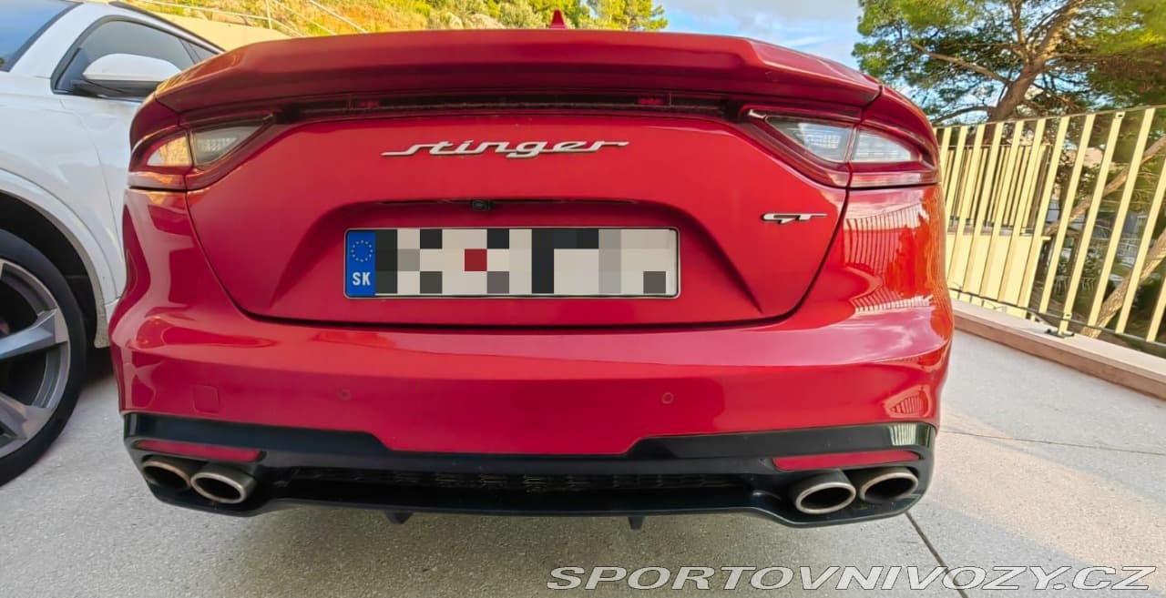 2017 Kia Stinger - 9