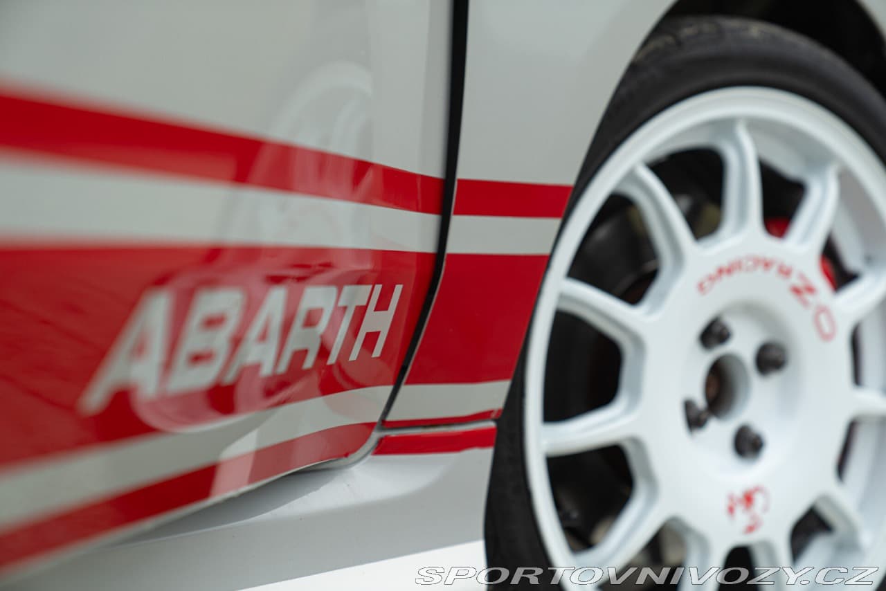 2013 Abarth 500 - 9