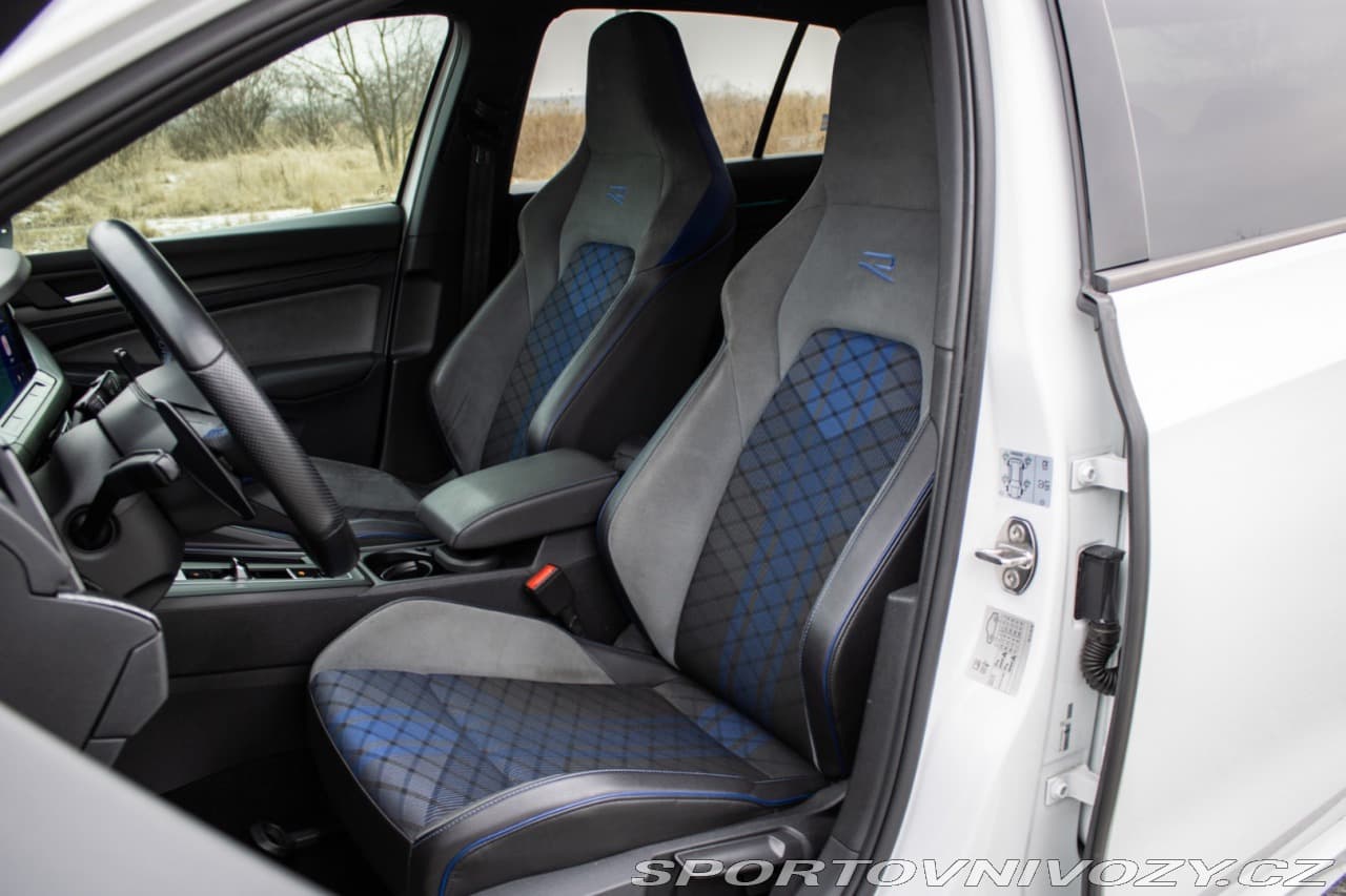 2021 Volkswagen Golf - 16