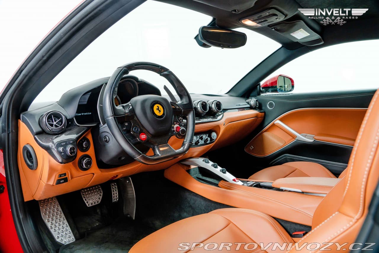 2013 Ferrari F12 - 10