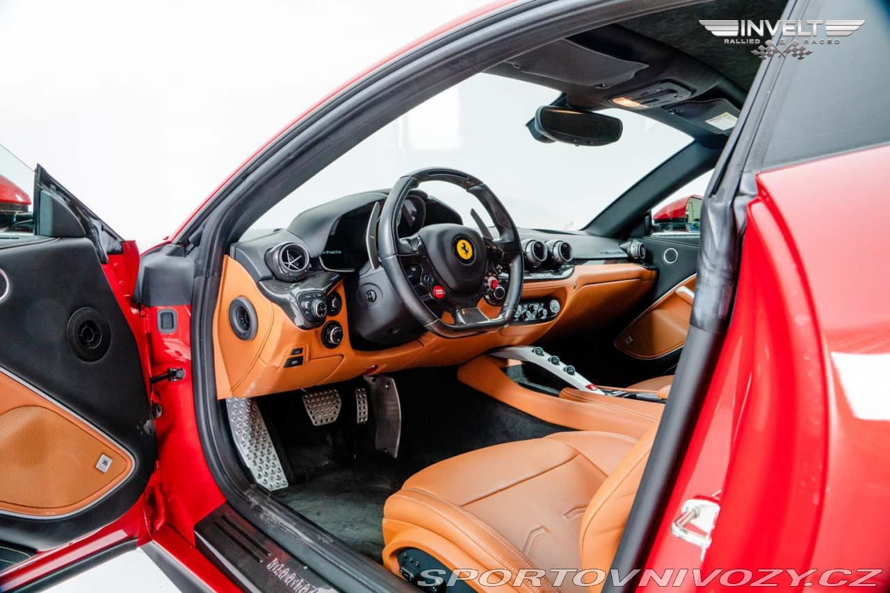 2013 Ferrari F12 - 12