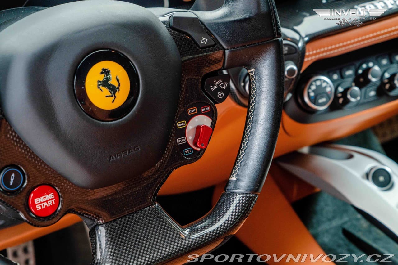 2013 Ferrari F12 - 9