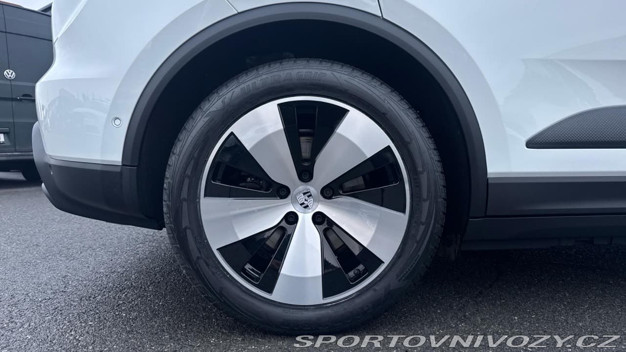 2026 Porsche Macan - 11