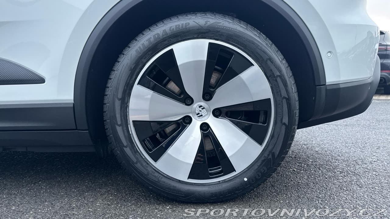 2026 Porsche Macan - 12