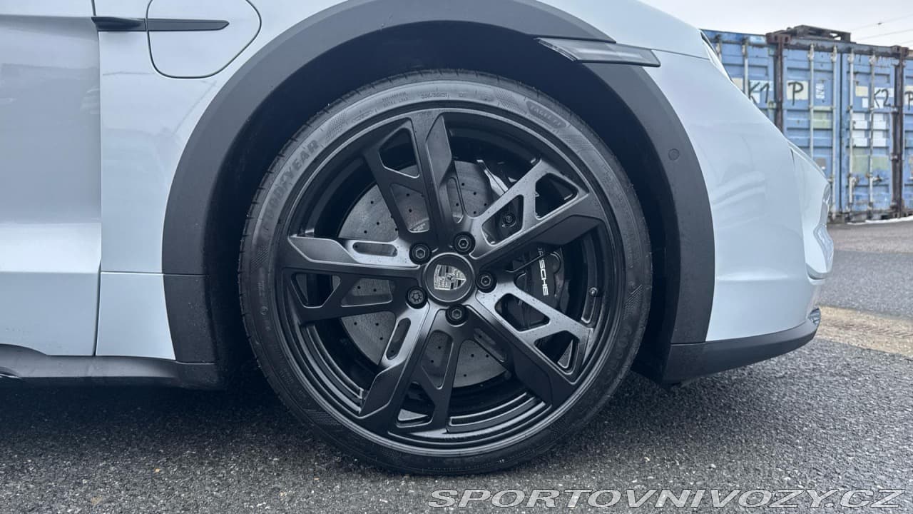 2025 Porsche Taycan - 10