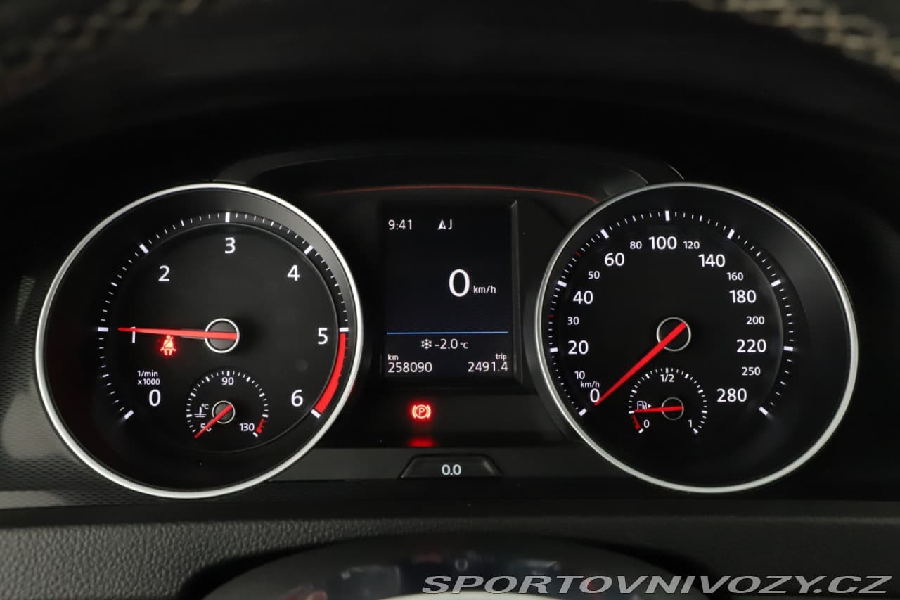 2016 Volkswagen Golf - 8