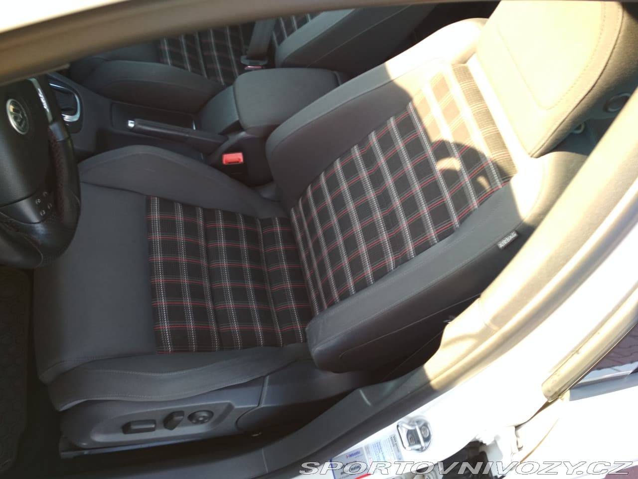 2008 Volkswagen Golf - 12